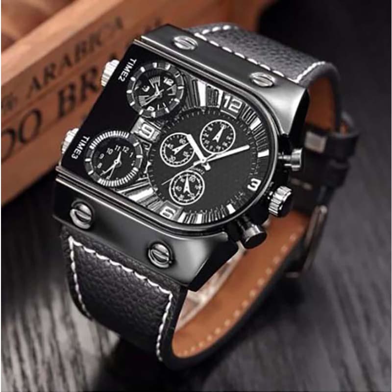 Montre Militaire Steampunk vintage posée | SteampunkStore