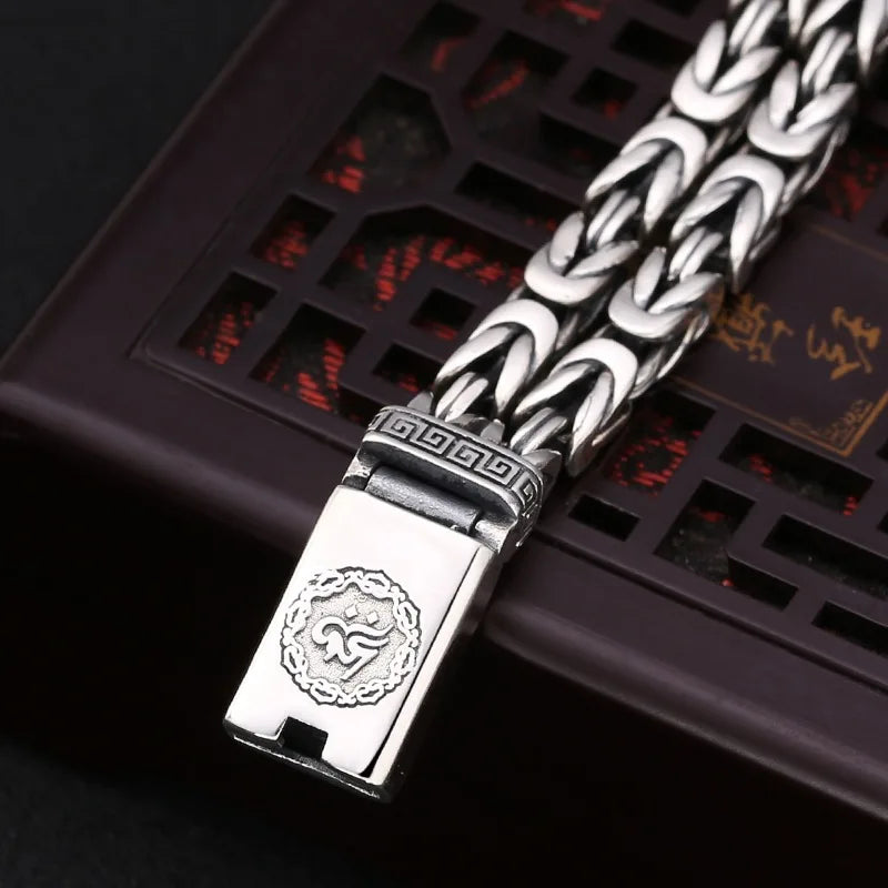 Bracelet Mantra Porte-Bonheur en Argent S925 - porté au poignet 4