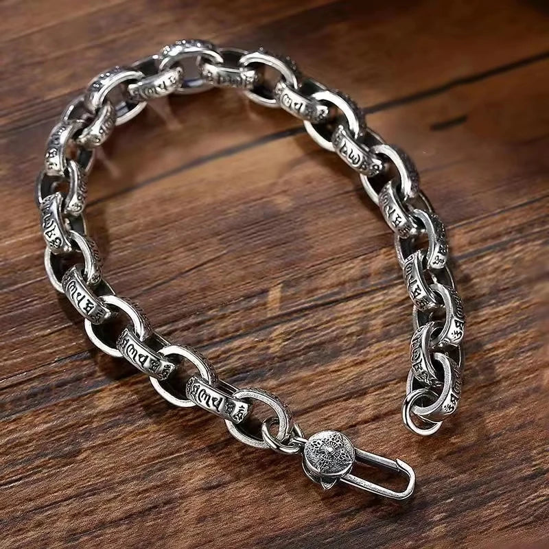 Bracelet Vajra Gravé Homme en Argent S925 - porté au poignet 4