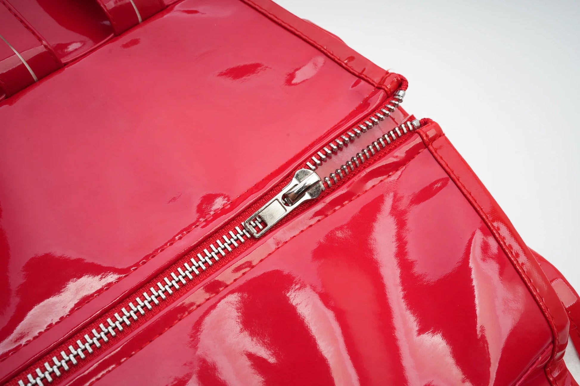 Corsé Punk de PVC con Hebillas - Negro o Rojo - detalle 13