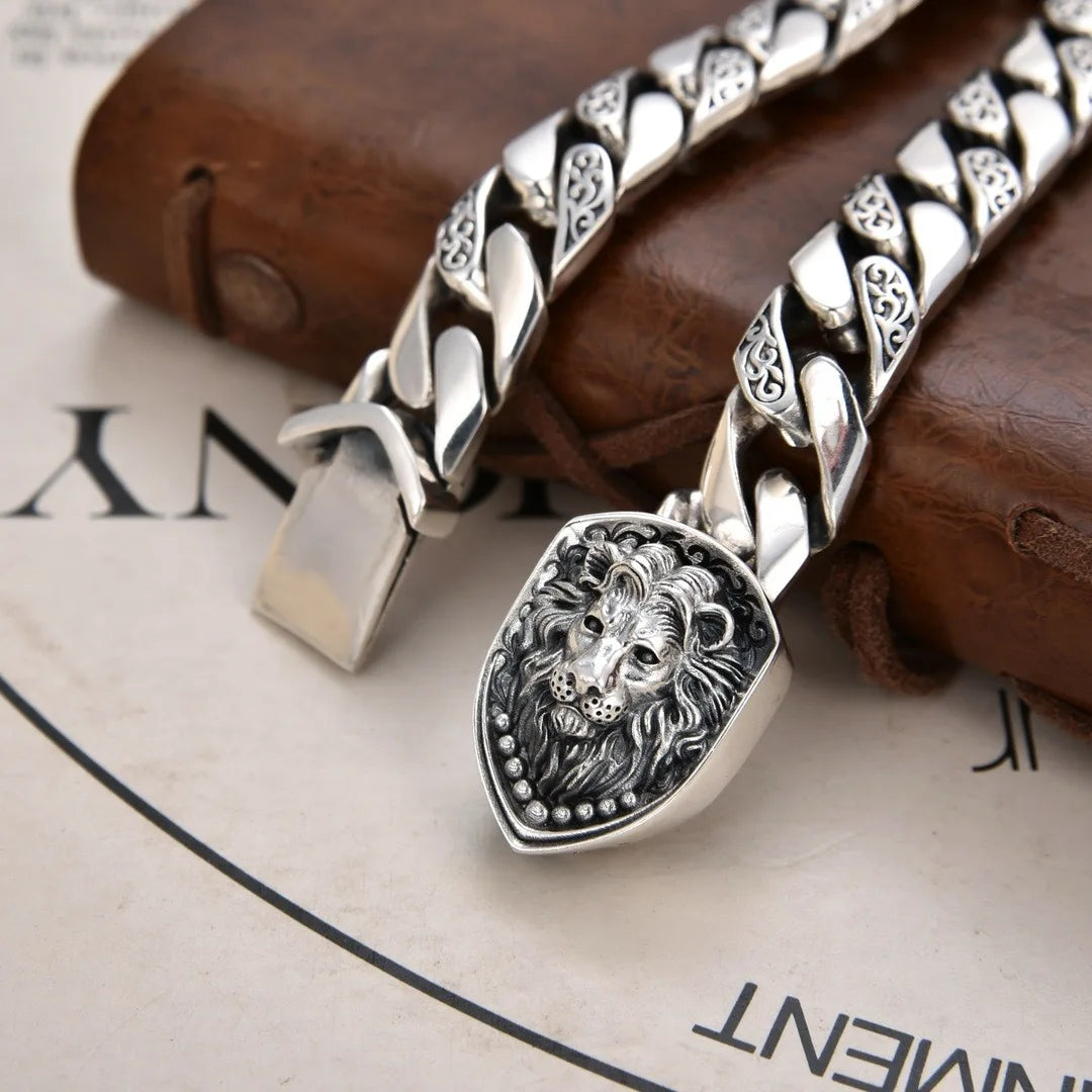Bracelet Lion Vintage Homme en Argent S925 - détail du motif 2
