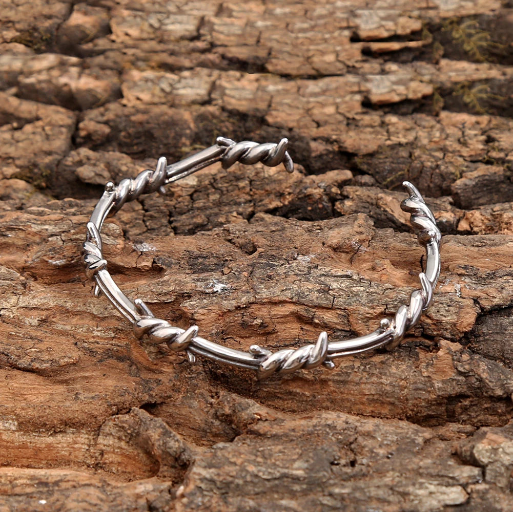 Bracelet Barbelé Homme - Jonc Punk en Acier - porté au poignet 4