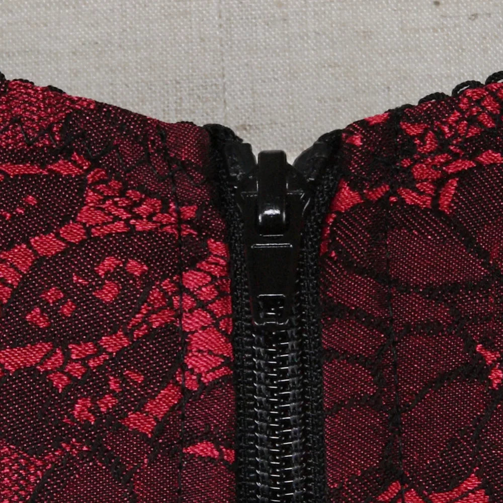 Espartilho de Brocado Vermelho e Preto com Alças - detalhe 9