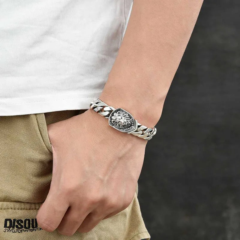 Bracelet Lion Vintage Homme en Argent S925 - détail de la matière 5