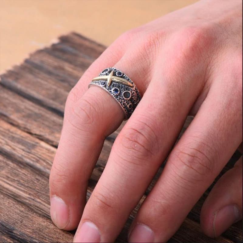 Bague Homme Argent Saphir au doigt | Steampunk Store