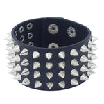 Bracelet Piques Gothique posé | Steampunk Store