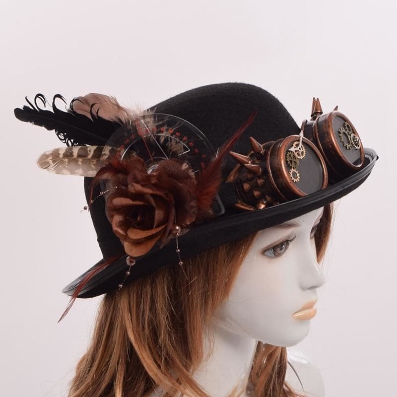 Chapeau à plume sur mannequin Steampunk-Store