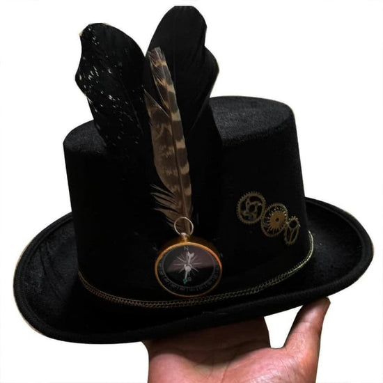 Chapeau Haut de Forme Gothique en main | Steampunk Store