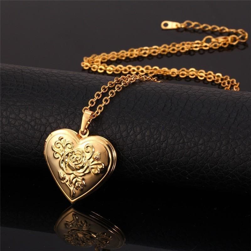 Collier Pendentif Coeur Porte Photo or en présentation | Steampunk Store