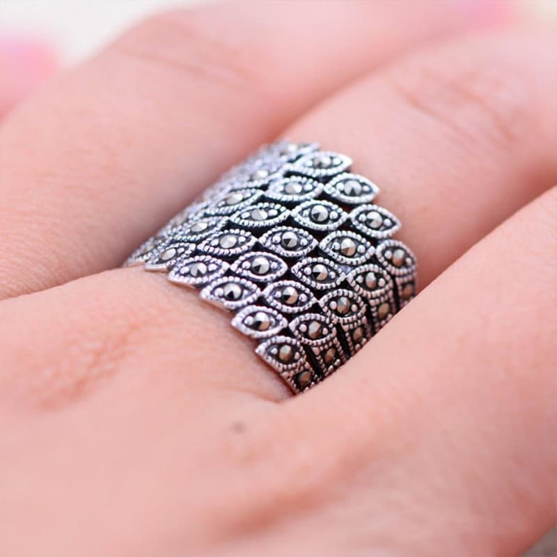 Grosse Bague en Argent au doigt | Steampunk Store