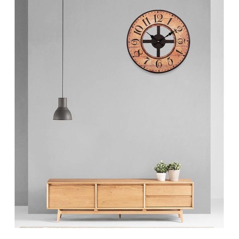 Horloge Bois Vintage au mur