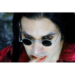 Lunettes de Soleil Dracula sur un homme | Steampunk Store