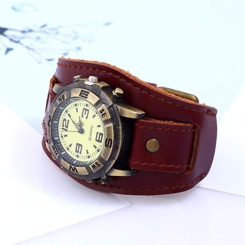 Montre Steampunk Femme E. Earhart posée | Steampunk Store