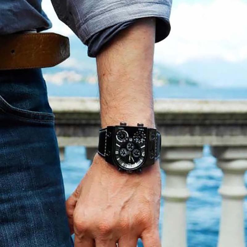 Montre Militaire Steampunk au poignet | SteampunkStore