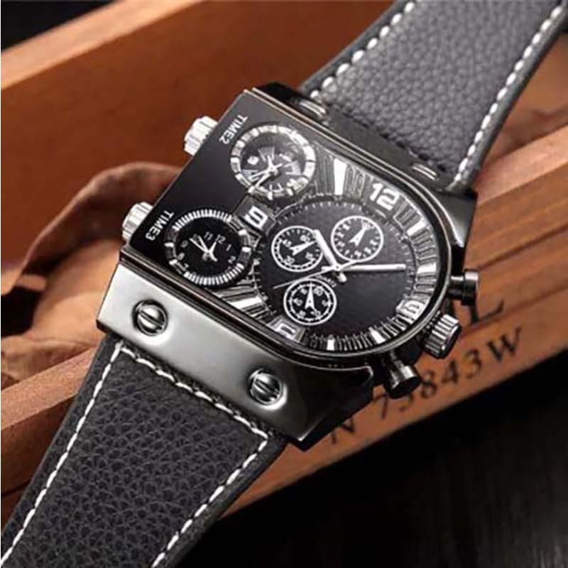 Montre Militaire Steampunk vintage posée à plat | SteampunkStore