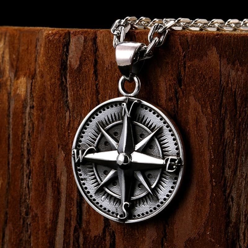 Pendentif Boussole Argent accroché | Steampunk Store