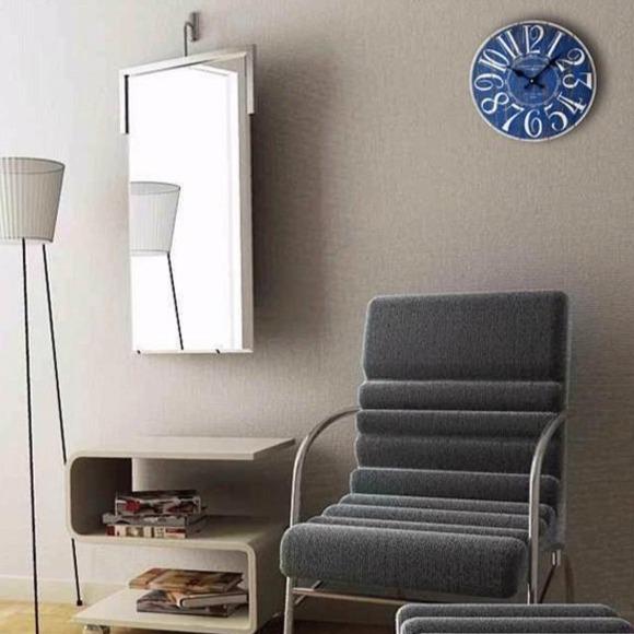 Petite Horloge Murale Vintage dans un salon