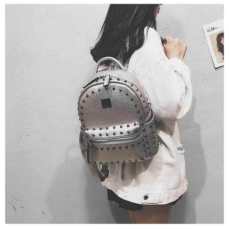 Sac a Dos Steampunk blanc porté | Steampunk Store